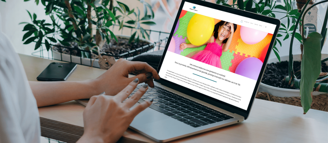 Laptop met daarop de website van Hollandsch Welvaren